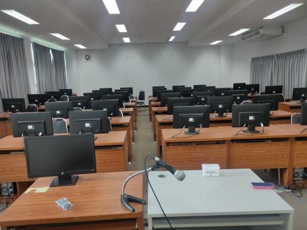 ห้องปฏิบัติการคอมพิวเตอร์ 402