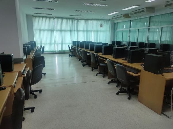 ห้องปฏิบัติการคอมพิวเตอร์ 204