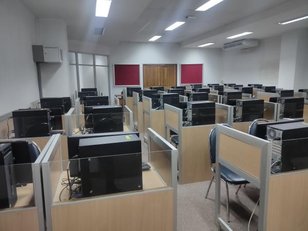 ห้องปฏิบัติการคอมพิวเตอร์ 203